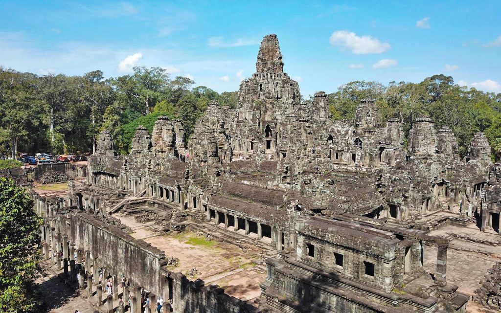 Bayon-Temple-angkor-thom-cambodia-1