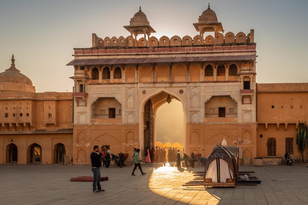 India has its share of impressive cultural monuments and Jaipur for sure is one of the places with the highest density of beautiful palaces and forts. The morning light at Amber Fort was especially beautiful.