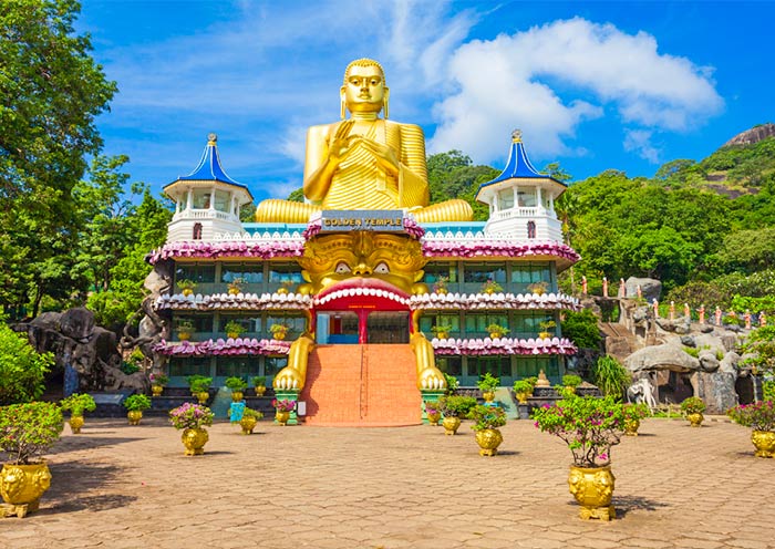 dambulla-cave-temple-700-1