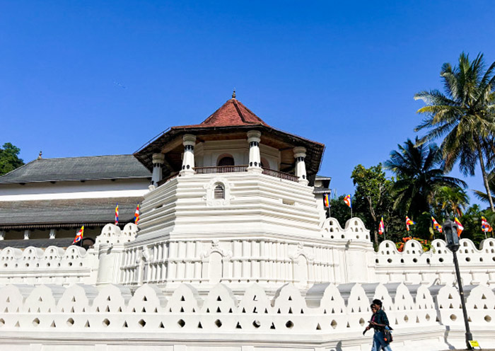 kandy-temple-of-the-sacred-tooth-relic-700-4
