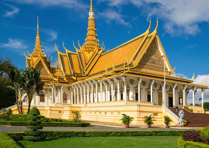 phnom-penh-royal-palace-700-3