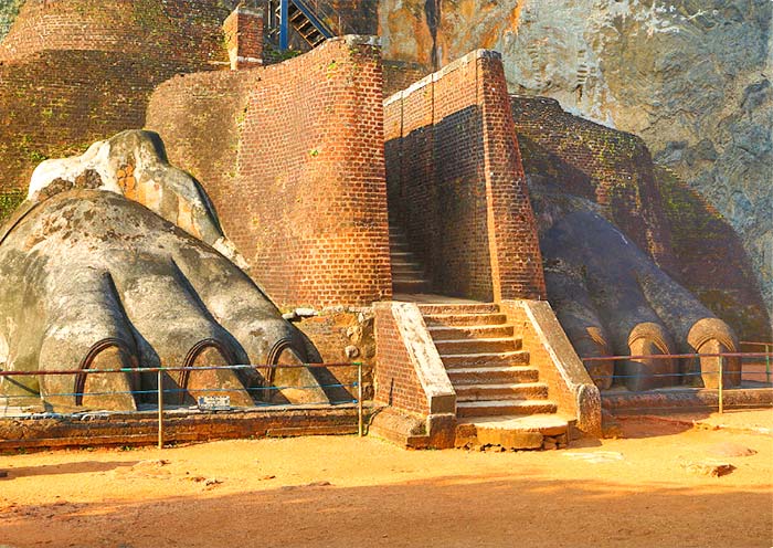 sigiriya-lion-rock-700-8