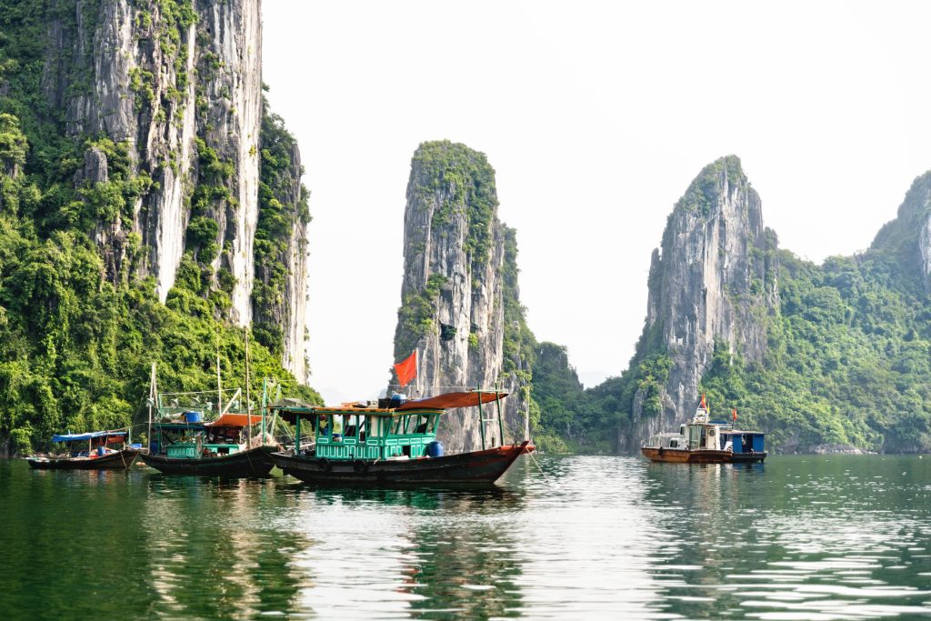 vietnam-halong-bay-01
