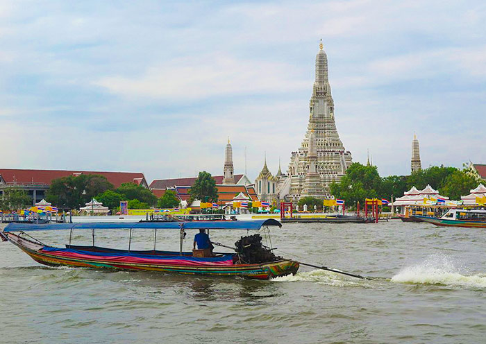 wat-arun-thai-eiffel-tower-700-1